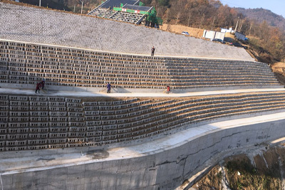 金寨縣斑竹園鎮高速下道口與大别山旅遊快速通道交叉路口水毀深溝治理工程